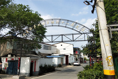 信合花园4室2厅2卫97万185.42m2精装出售